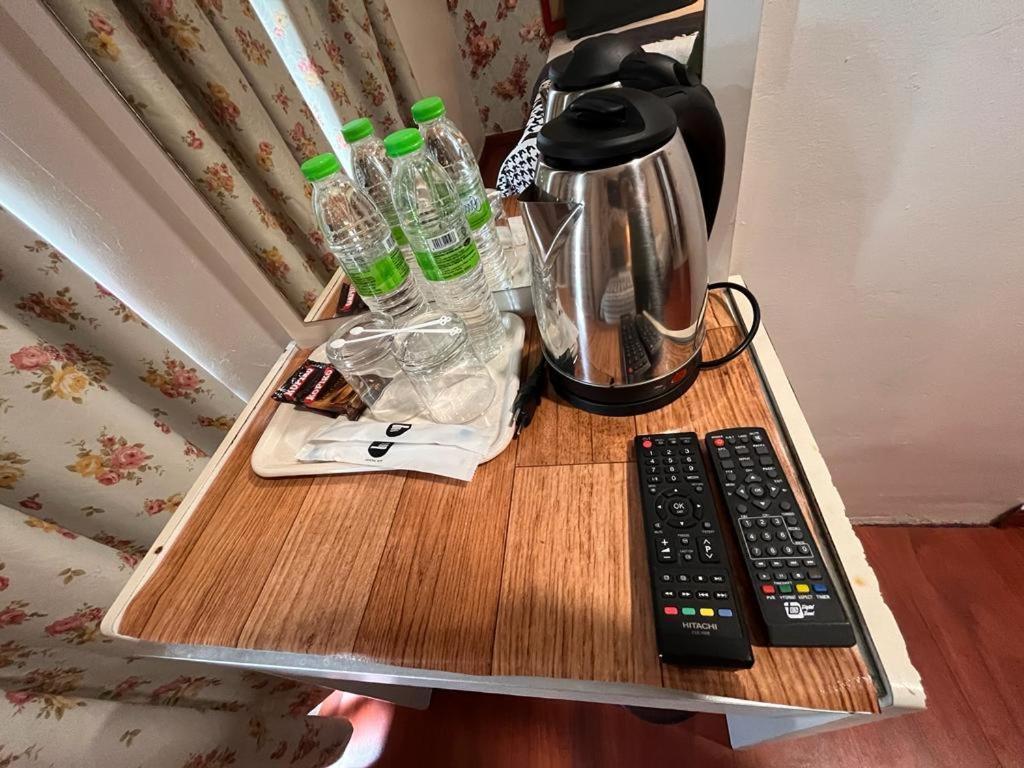 Mr Hotel Nusa Bestari Скудай Екстериор снимка