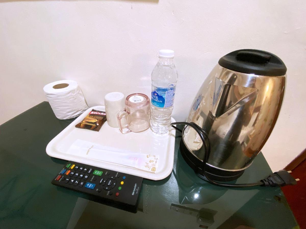 Mr Hotel Nusa Bestari Скудай Екстериор снимка